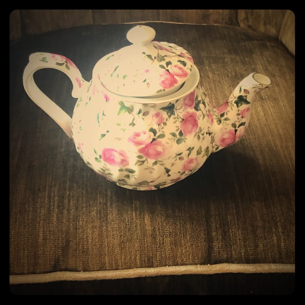 Tea pot